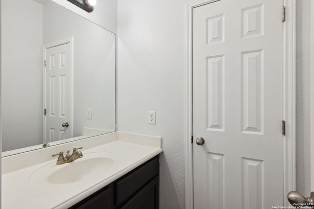 538 CALM SPGS, San Antonio, TX 78260