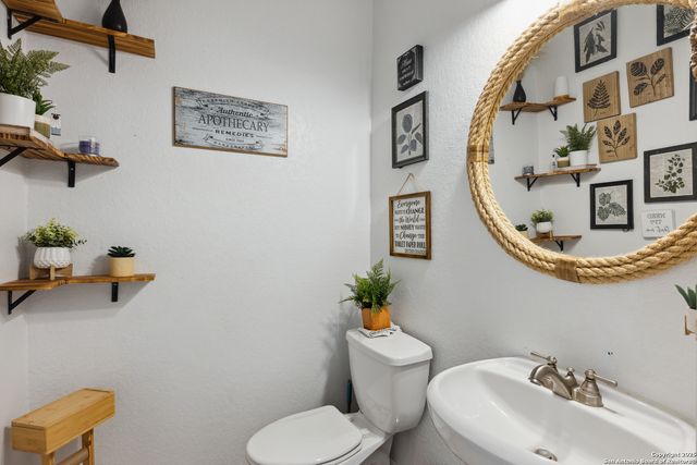 538 CALM SPGS, San Antonio, TX 78260