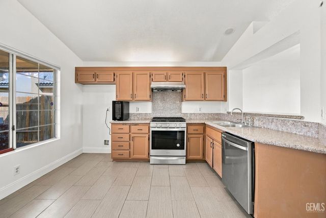 11609 Hannah Denise Avenue, Bakersfield, CA 93312