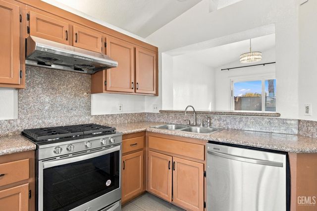 11609 Hannah Denise Avenue, Bakersfield, CA 93312