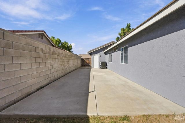 11609 Hannah Denise Avenue, Bakersfield, CA 93312