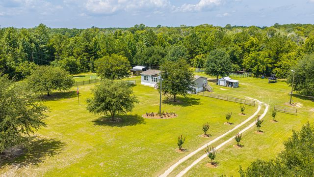 189 Cupid Court, Eutawville, SC 29048