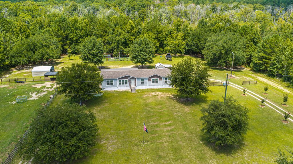189 Cupid Court, Eutawville, SC 29048