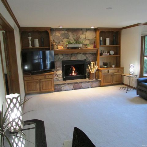 10069 briargate Court, Granger, IN 46530