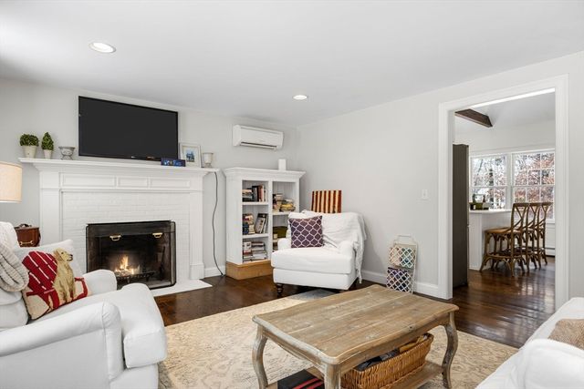 16 Newtown Rd, Sandwich, MA 02563