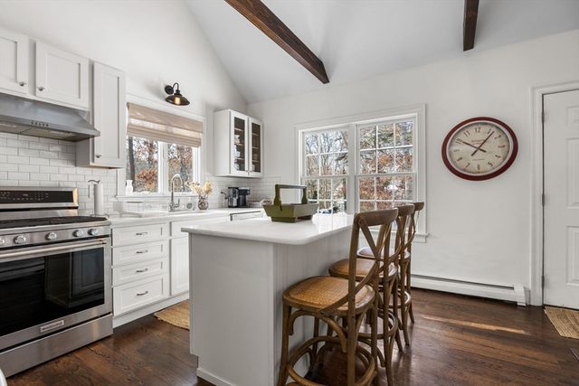 16 Newtown Rd, Sandwich, MA 02563