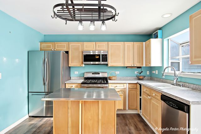 28501 Wagon Trail Court, Lakemoor, IL 60051