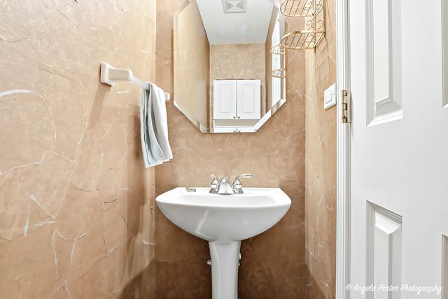 28501 Wagon Trail Court, Lakemoor, IL 60051