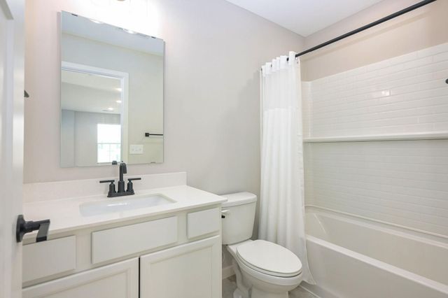 4819 Island Park Drive, Woodbury, MN 55129