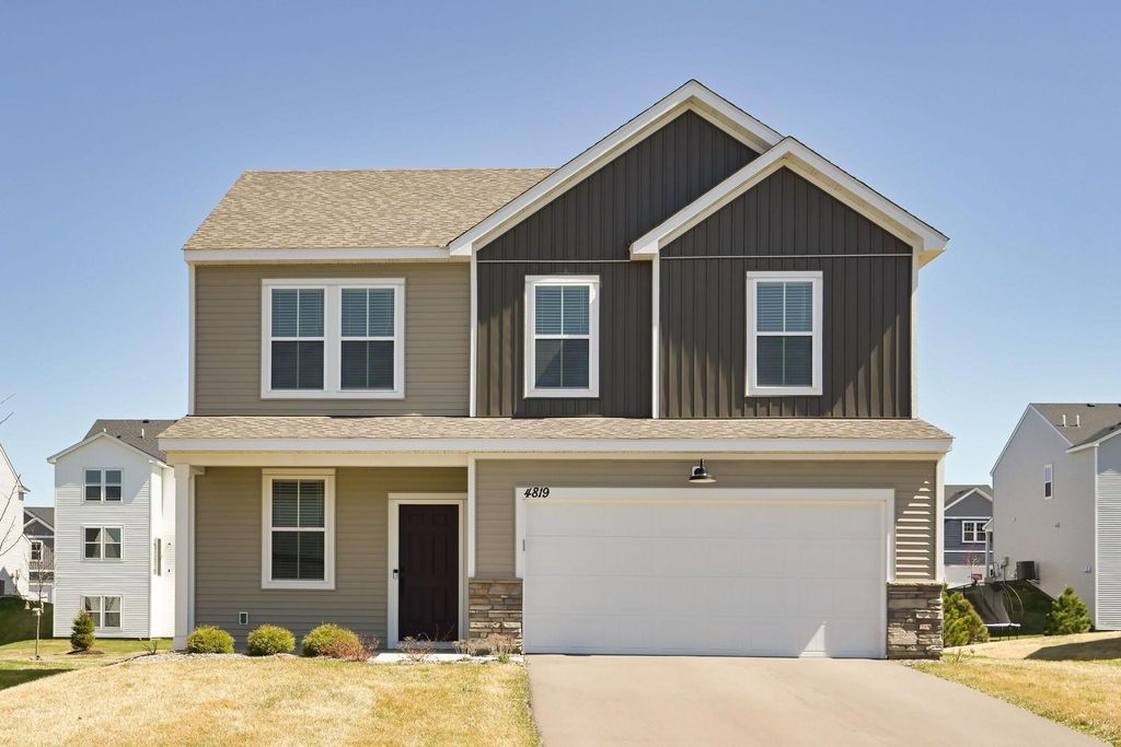 4819 Island Park Drive, Woodbury, MN 55129