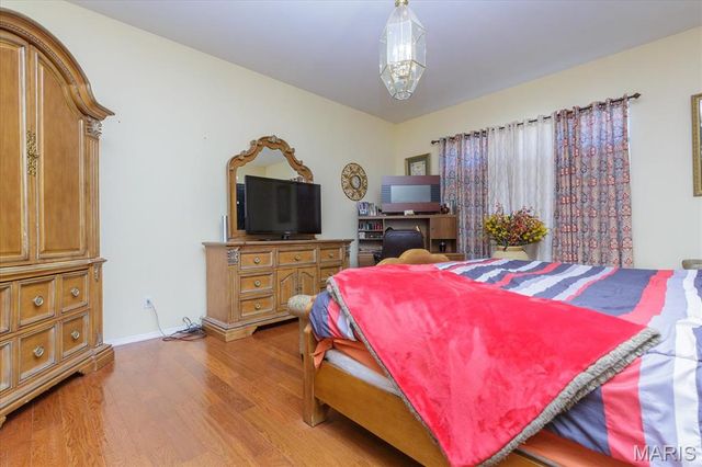 13001 Kinsley Heights Drive, Hazelwood, MO 63033