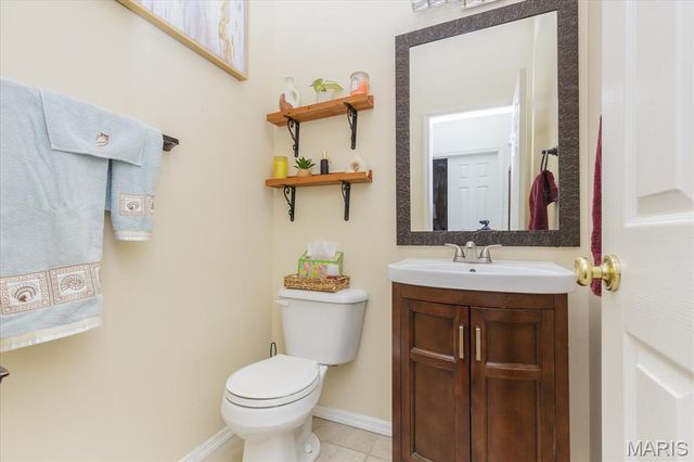 13001 Kinsley Heights Drive, Hazelwood, MO 63033