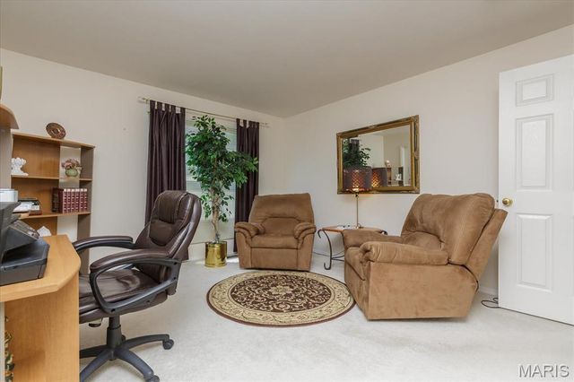 13001 Kinsley Heights Drive, Hazelwood, MO 63033
