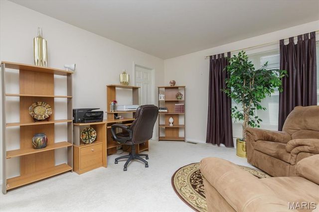 13001 Kinsley Heights Drive, Hazelwood, MO 63033