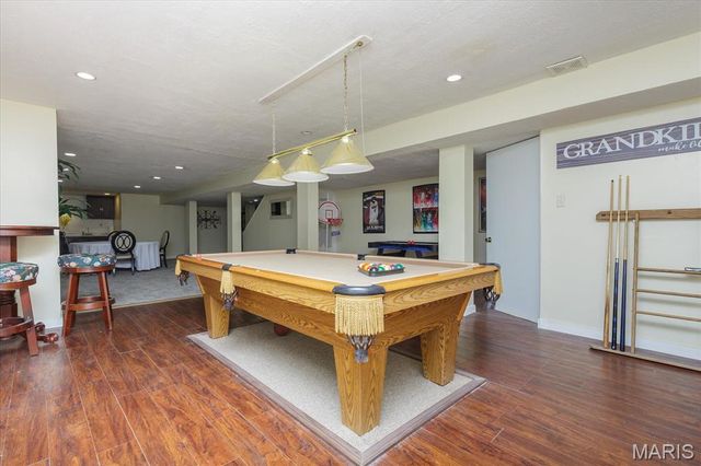 13001 Kinsley Heights Drive, Hazelwood, MO 63033