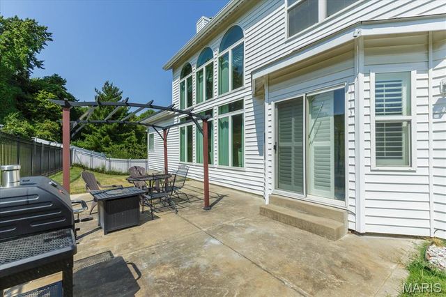 13001 Kinsley Heights Drive, Hazelwood, MO 63033