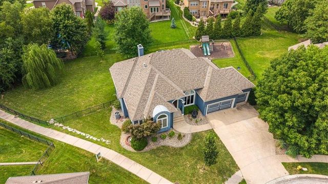 2612 SW Winterbrook Circle, Lee's Summit, MO 64081