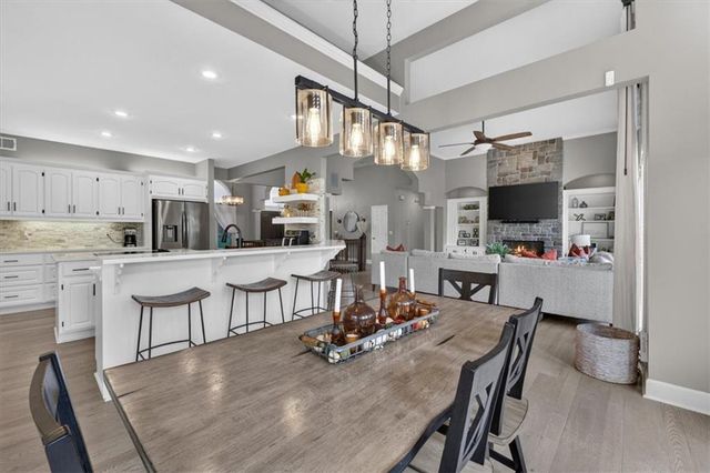 2612 SW Winterbrook Circle, Lee's Summit, MO 64081