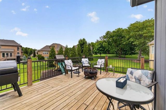 2612 SW Winterbrook Circle, Lee's Summit, MO 64081