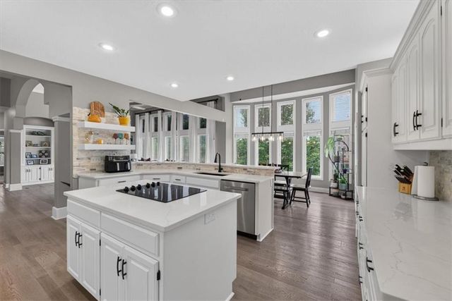 2612 SW Winterbrook Circle, Lee's Summit, MO 64081