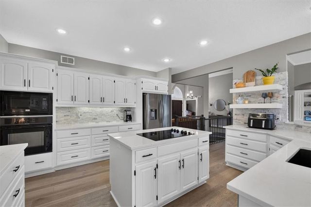 2612 SW Winterbrook Circle, Lee's Summit, MO 64081