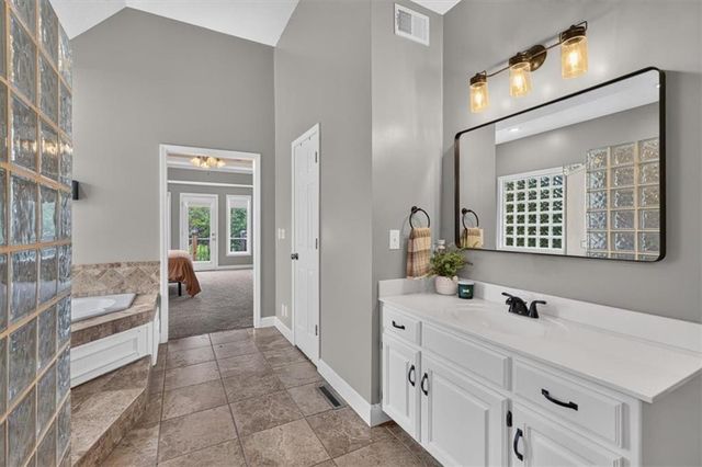 2612 SW Winterbrook Circle, Lee's Summit, MO 64081