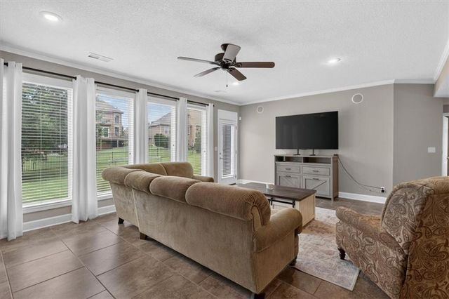 2612 SW Winterbrook Circle, Lee's Summit, MO 64081