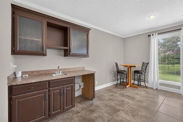 2612 SW Winterbrook Circle, Lee's Summit, MO 64081