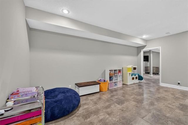 2612 SW Winterbrook Circle, Lee's Summit, MO 64081