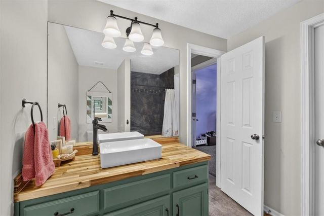 2612 SW Winterbrook Circle, Lee's Summit, MO 64081