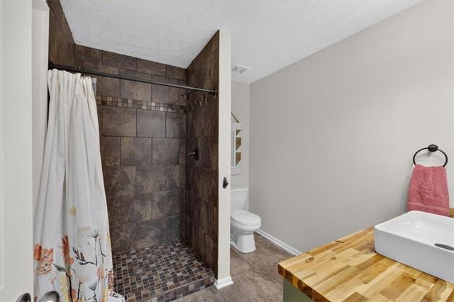 2612 SW Winterbrook Circle, Lee's Summit, MO 64081