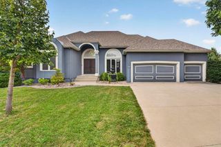 2612 SW Winterbrook Circle, Lee's Summit, MO 64081