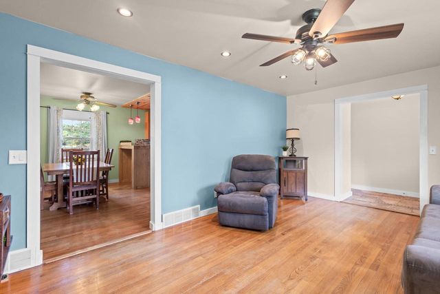 4210 Sunnyside Crescent, Madison, WI 53704