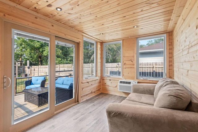4210 Sunnyside Crescent, Madison, WI 53704