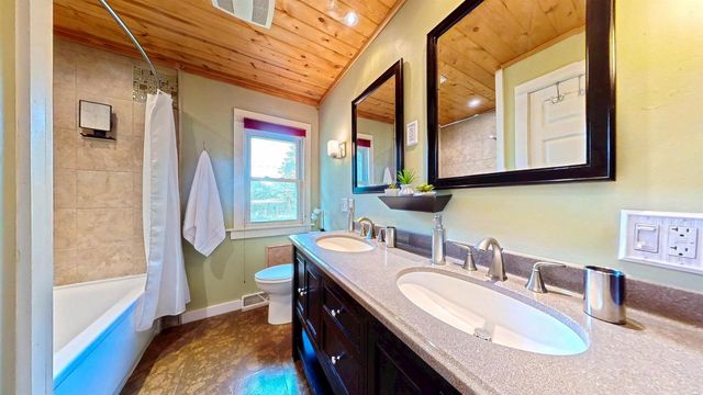 4210 Sunnyside Crescent, Madison, WI 53704
