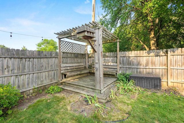 4210 Sunnyside Crescent, Madison, WI 53704