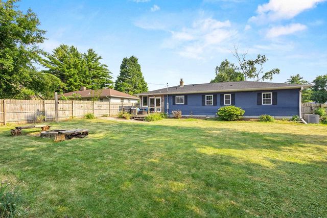4210 Sunnyside Crescent, Madison, WI 53704