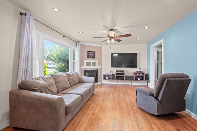 4210 Sunnyside Crescent, Madison, WI 53704