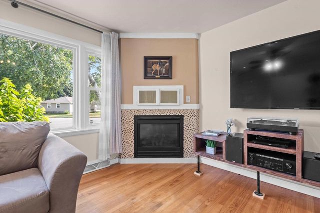 4210 Sunnyside Crescent, Madison, WI 53704