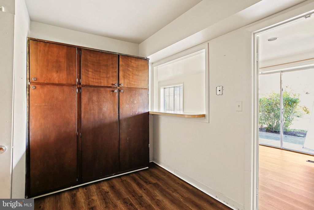 Image 16 of property listing at 10071 WINDSTREAM DR #1, Columbia, MD 21044