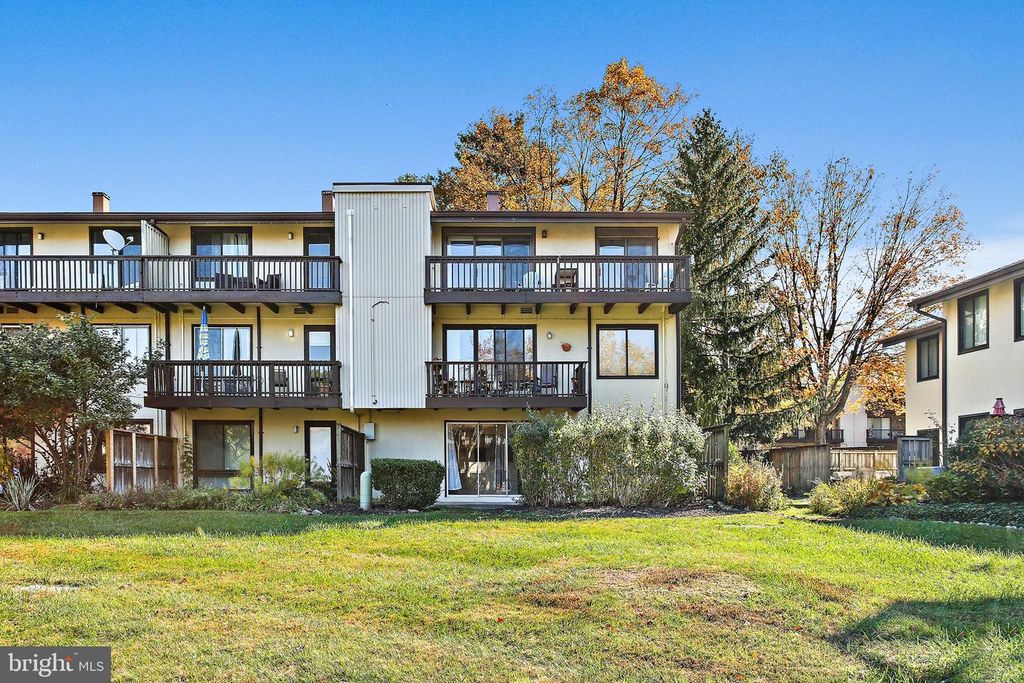 Image 2 of property listing at 10071 WINDSTREAM DR #1, Columbia, MD 21044