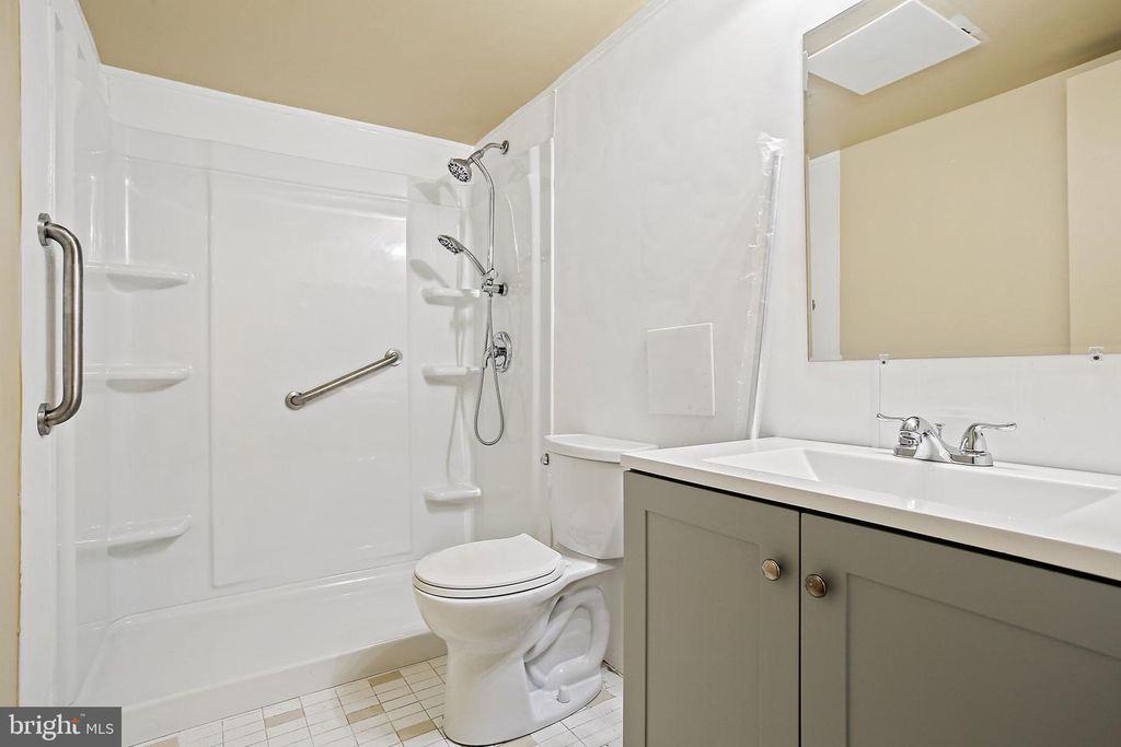 Image 21 of property listing at 10071 WINDSTREAM DR #1, Columbia, MD 21044