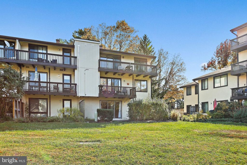 Image 25 of property listing at 10071 WINDSTREAM DR #1, Columbia, MD 21044