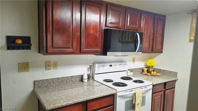 5185 Indian River Drive 227, Las Vegas, NV 89103