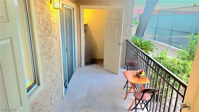 5185 Indian River Drive 227, Las Vegas, NV 89103