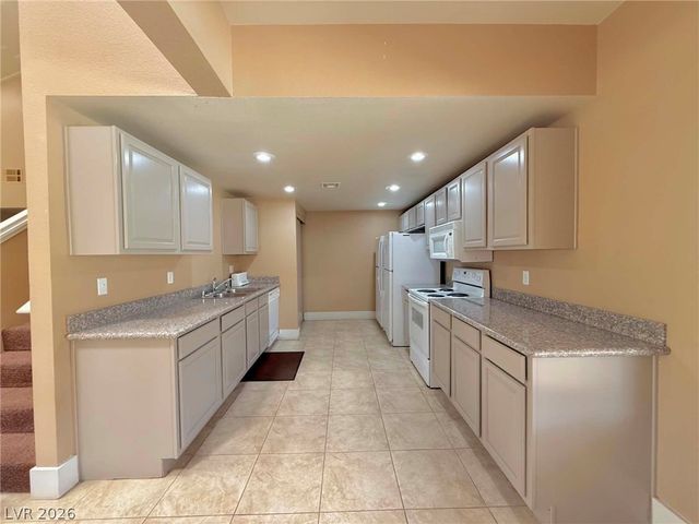 5185 Indian River Drive 227, Las Vegas, NV 89103
