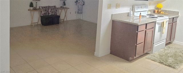 5185 Indian River Drive 227, Las Vegas, NV 89103