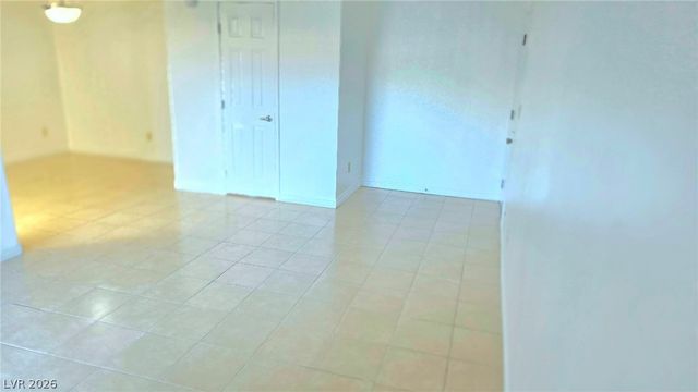5185 Indian River Drive 227, Las Vegas, NV 89103