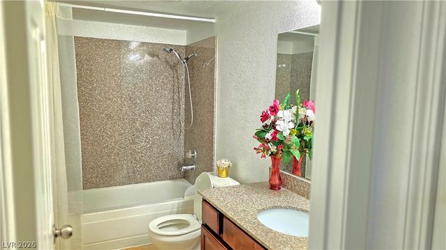 5185 Indian River Drive 227, Las Vegas, NV 89103