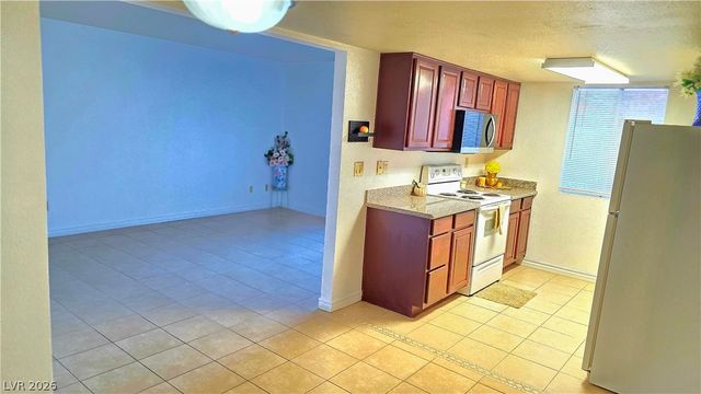 5185 Indian River Drive 227, Las Vegas, NV 89103
